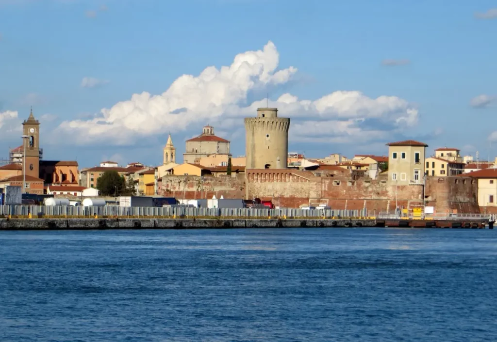 Livorno panorama dal molo mediceo